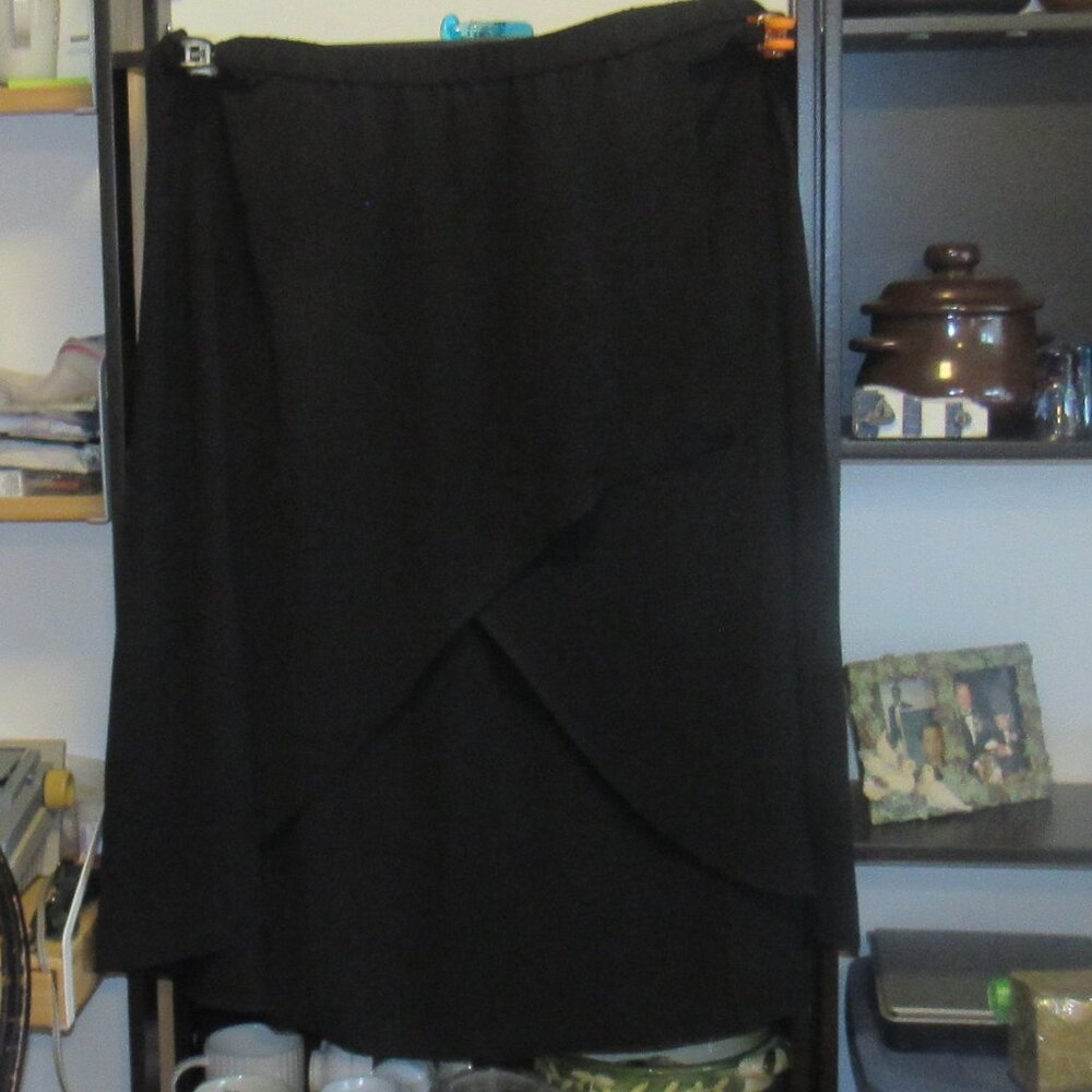 Reitmans Flirty Black Front Split Wrap Swing Skirt, Size 22                 P111